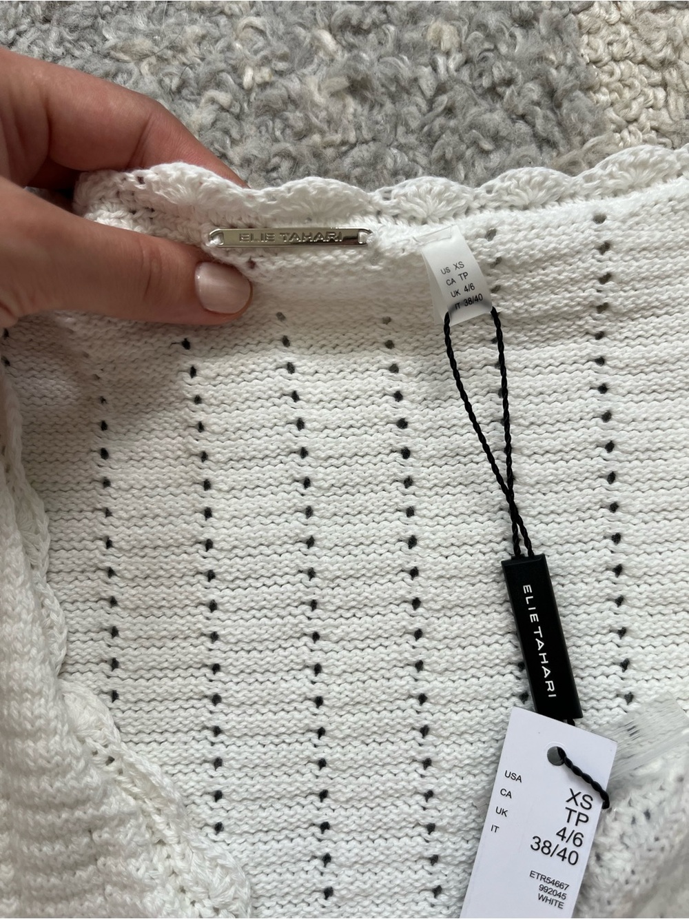 Elie Tahari Cream Crochet Knit Sleeveless Cardigan Vest - Picture 4 of 5